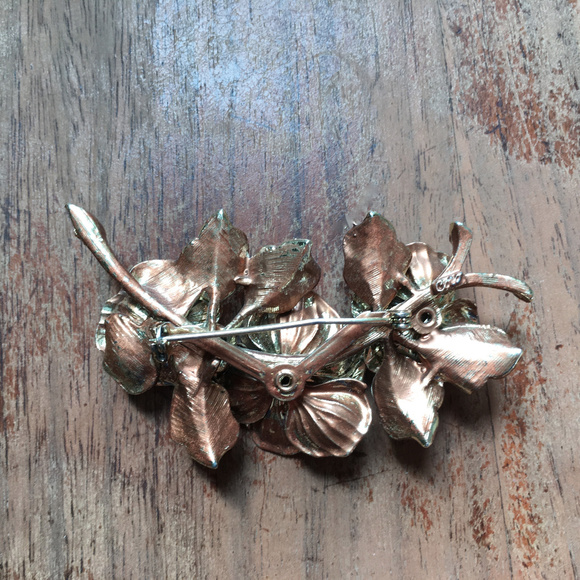 Coro Cherry Blossom Brooch Rhinestones - Picture 2 of 4